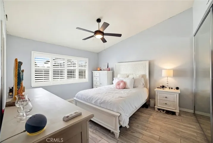 ROOM 1