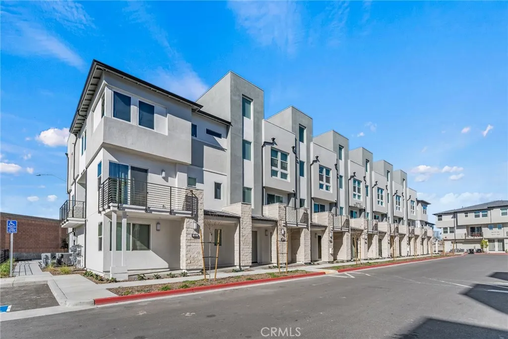 1822 W Bushell St, Anaheim, California 92805 home-pic-2