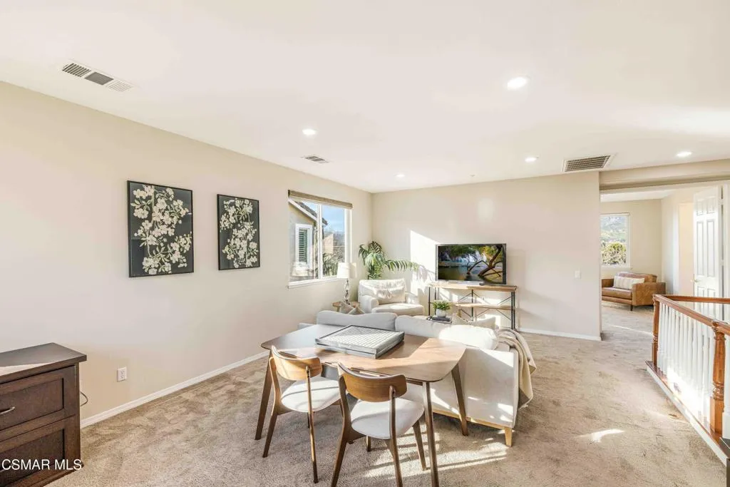5353 Willow Oak Street, Simi Valley, California 93063 home-pic-21