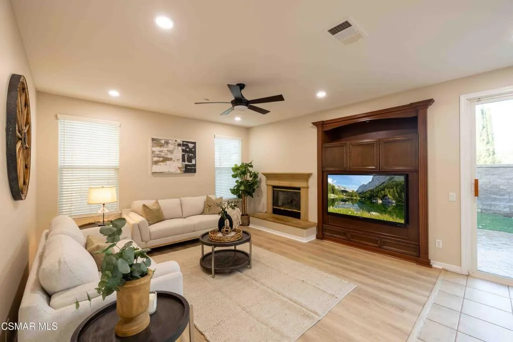 5353 Willow Oak Street, Simi Valley, California 93063 home-pic-26