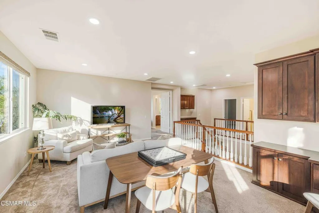 5353 Willow Oak Street, Simi Valley, California 93063 home-pic-22