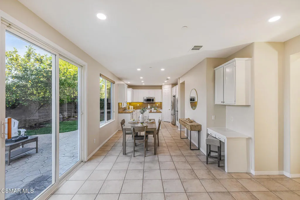 5353 Willow Oak Street, Simi Valley, California 93063 home-pic-8