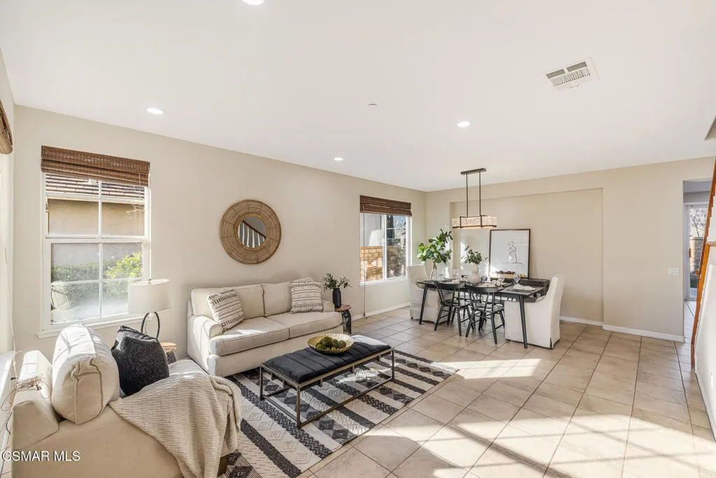 5353 Willow Oak Street, Simi Valley, California 93063 home-pic-5