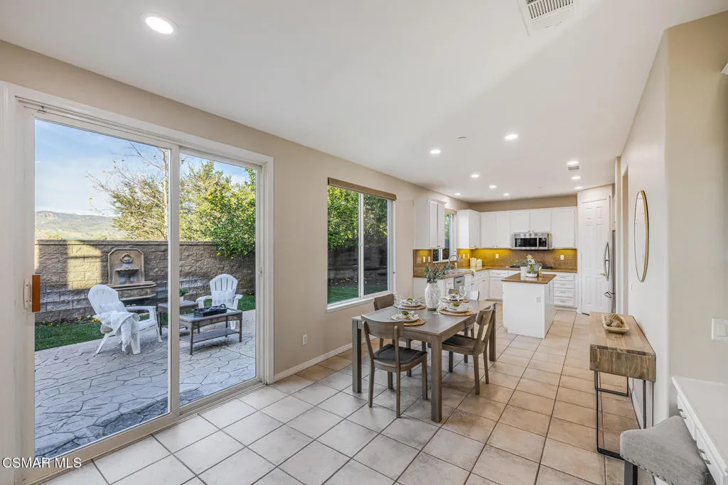 5353 Willow Oak Street, Simi Valley, California 93063 home-pic-9