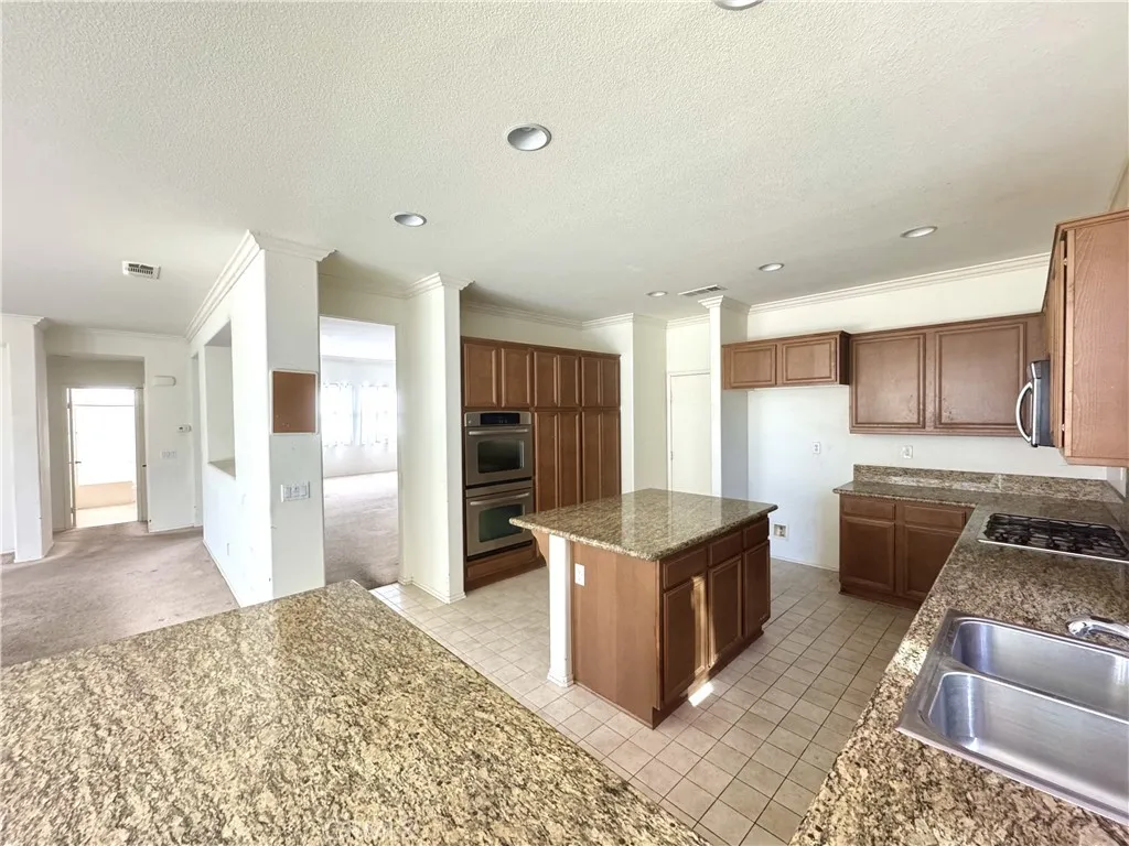 43834 Firewood, Lancaster, California 93536 home-pic-4