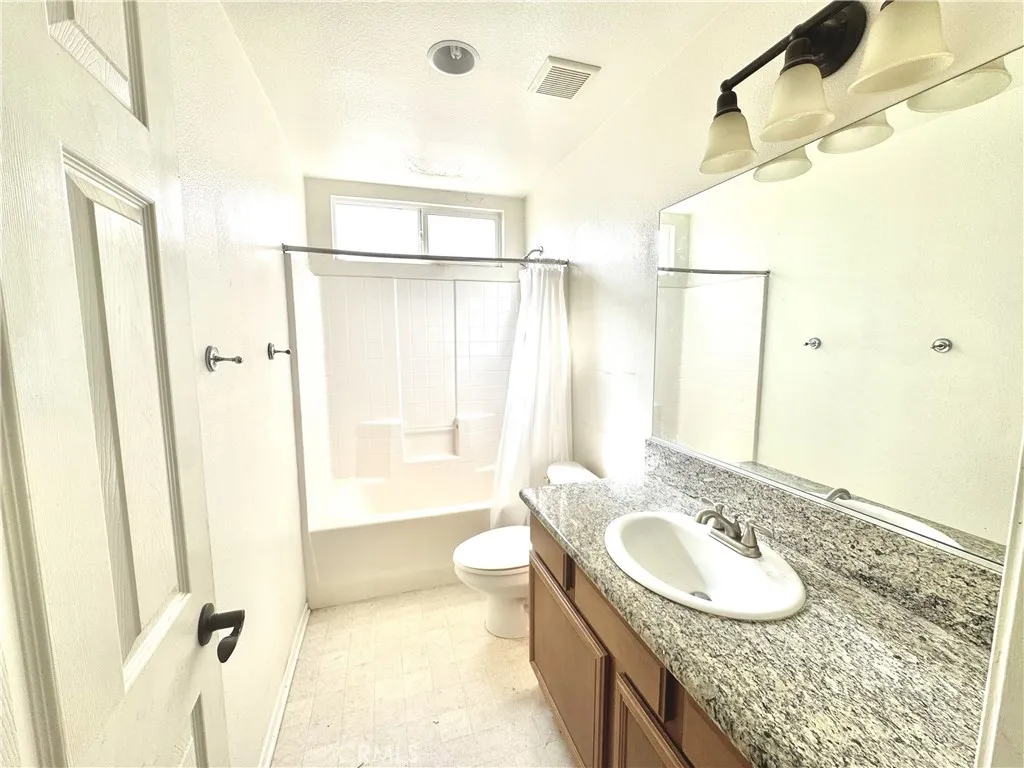 43834 Firewood, Lancaster, California 93536 home-pic-5