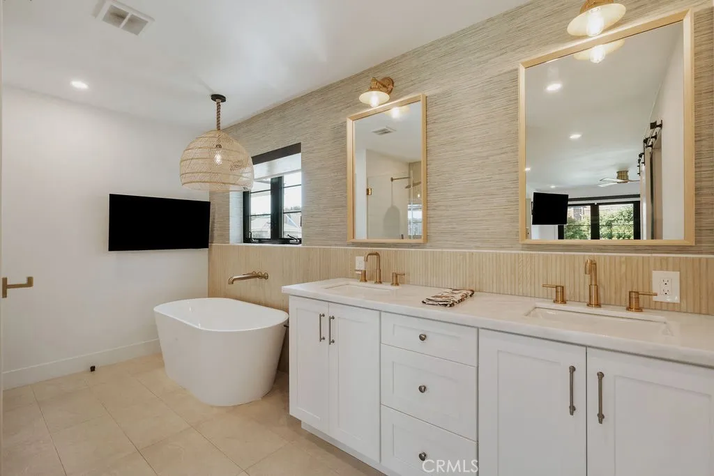 2820 Stromboli, Costa Mesa, California 92626 home-pic-23
