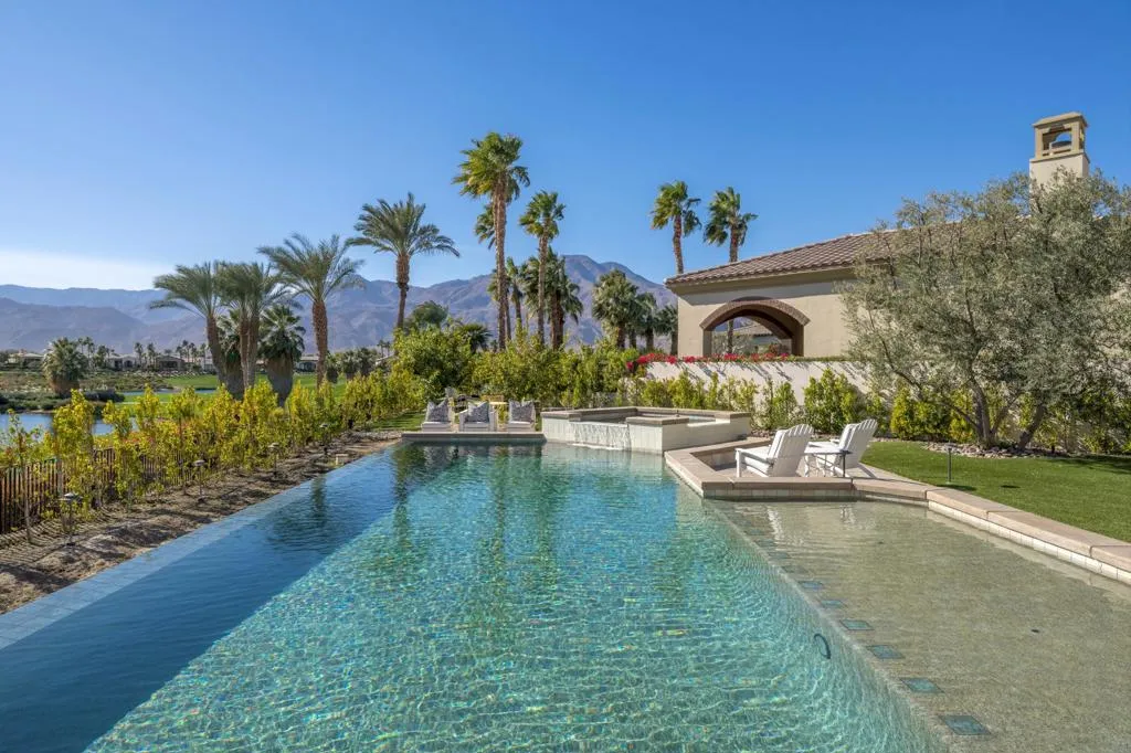 58075 Carmona, La Quinta, California 92253 home-pic-4