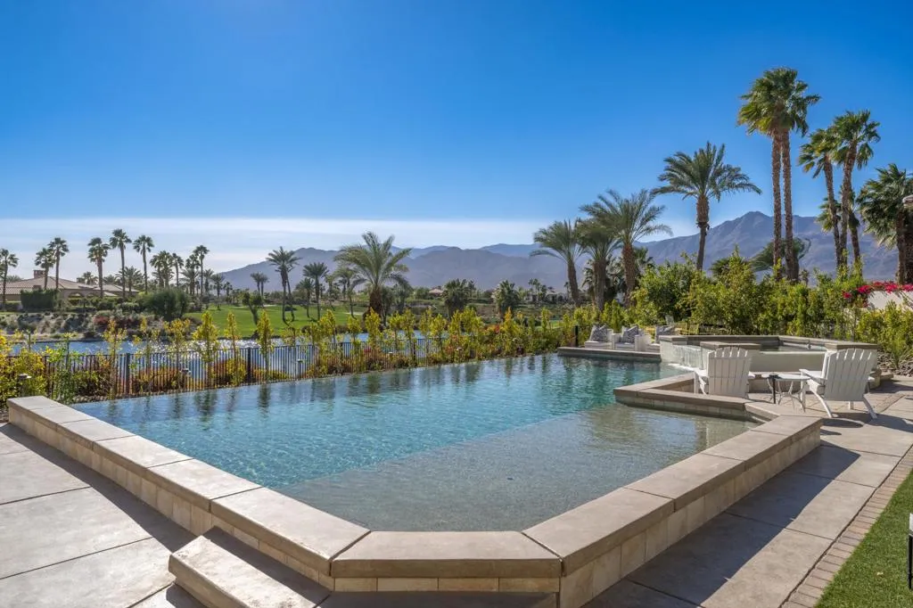 58075 Carmona, La Quinta, California 92253 home-pic-3