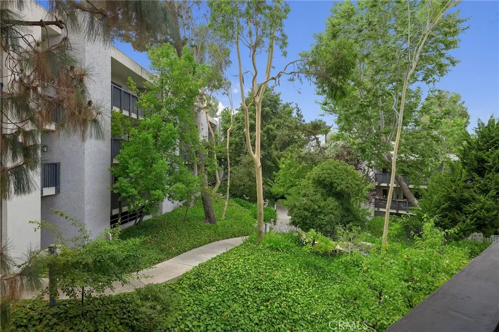 3602 W Estates Lane 306, Rolling Hills Estates, California 90274 home-pic-6
