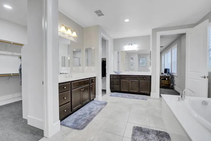 2373 Omega Court, Tracy, California 95377
