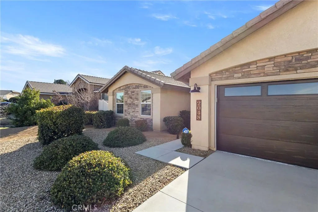 2048 Thistle, Palmdale, California 93550 home-pic-3