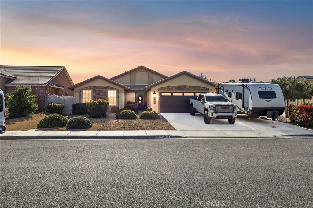 2048 Thistle, Palmdale, California 93550 home-pic-1