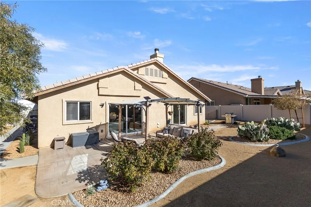 2048 Thistle, Palmdale, California 93550 home-pic-39
