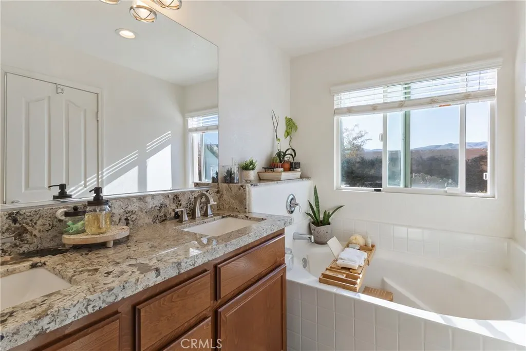 2048 Thistle, Palmdale, California 93550 home-pic-25