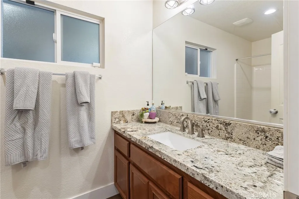 2048 Thistle, Palmdale, California 93550 home-pic-31
