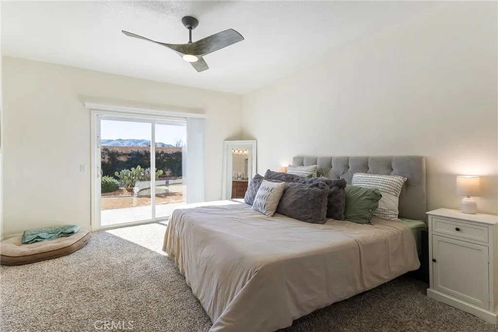 2048 Thistle, Palmdale, California 93550 home-pic-23
