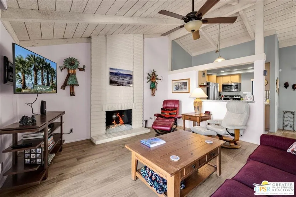 2247 Miramonte Circle C, Palm Springs, California 92264 home-pic-13