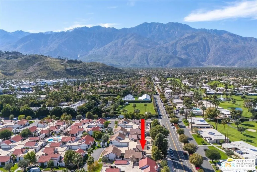 2247 Miramonte Circle C, Palm Springs, California 92264 home-pic-40