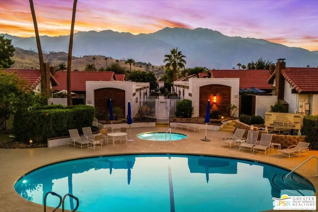 2247 Miramonte Circle C, Palm Springs, California 92264 home-pic-50
