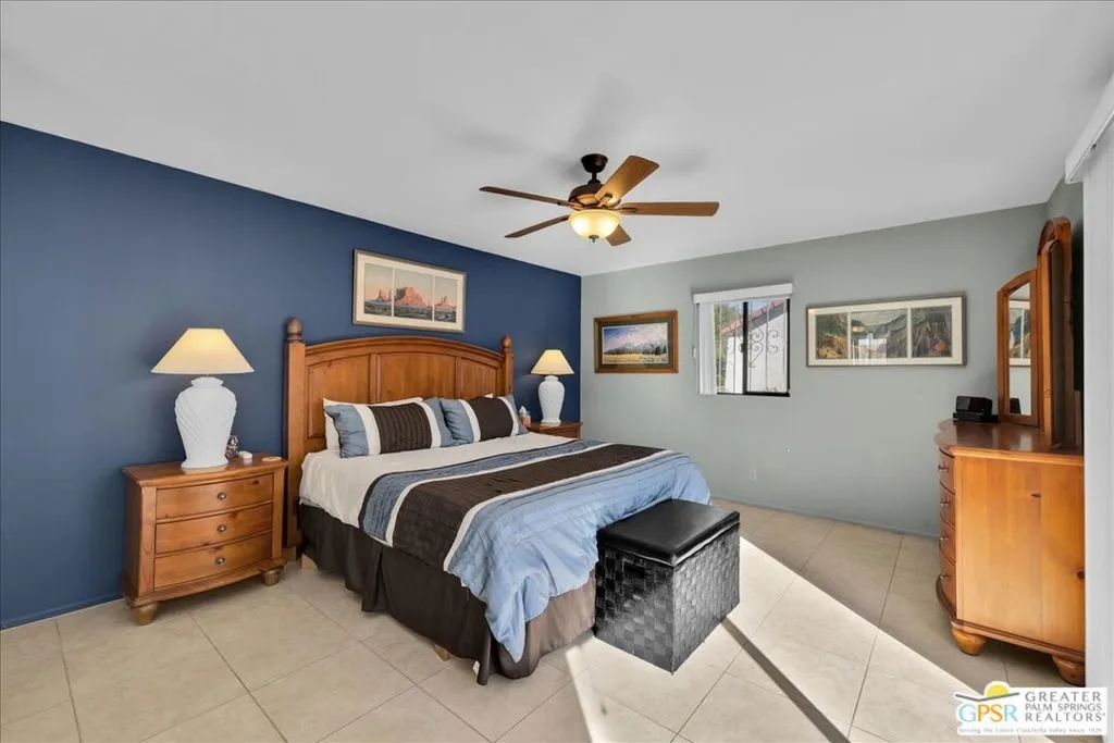 2247 Miramonte Circle C, Palm Springs, California 92264 home-pic-27