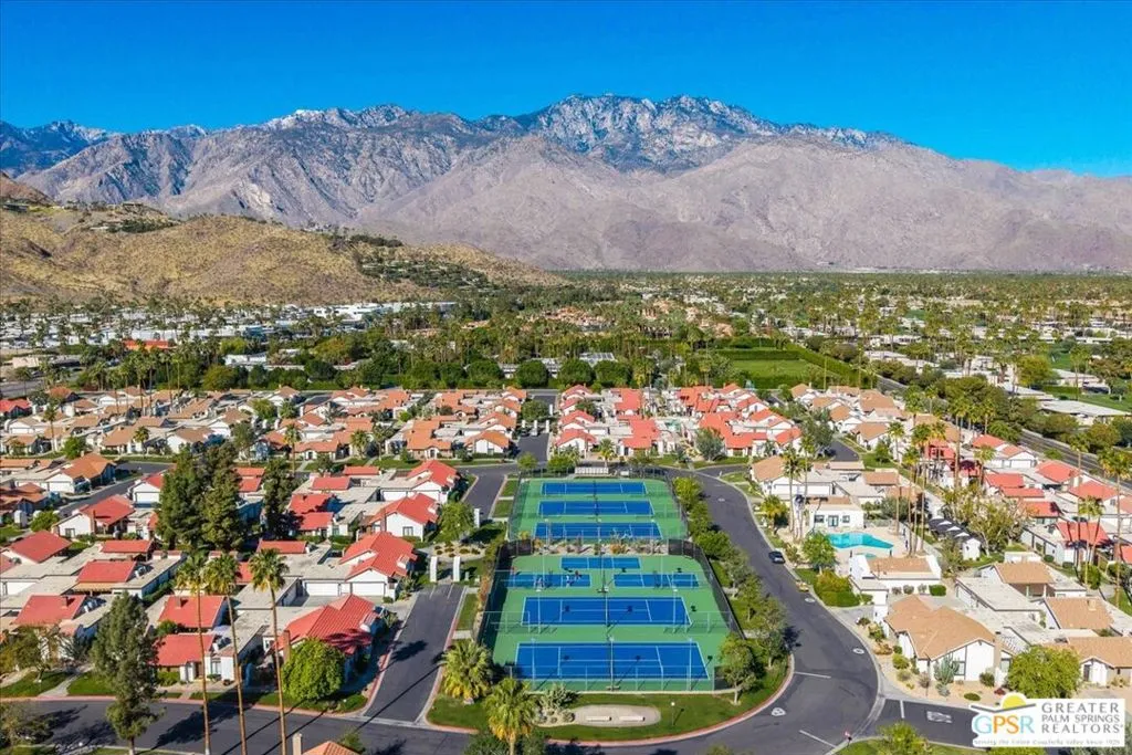 2247 Miramonte Circle C, Palm Springs, California 92264 home-pic-49