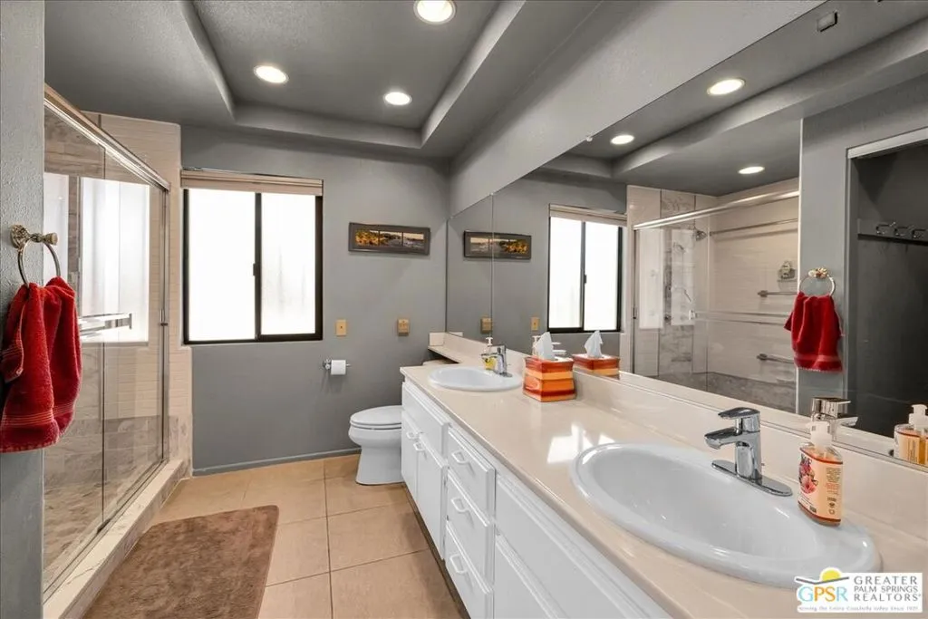 2247 Miramonte Circle C, Palm Springs, California 92264 home-pic-30