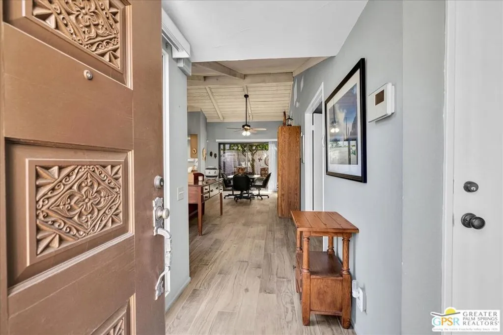 2247 Miramonte Circle C, Palm Springs, California 92264 home-pic-10