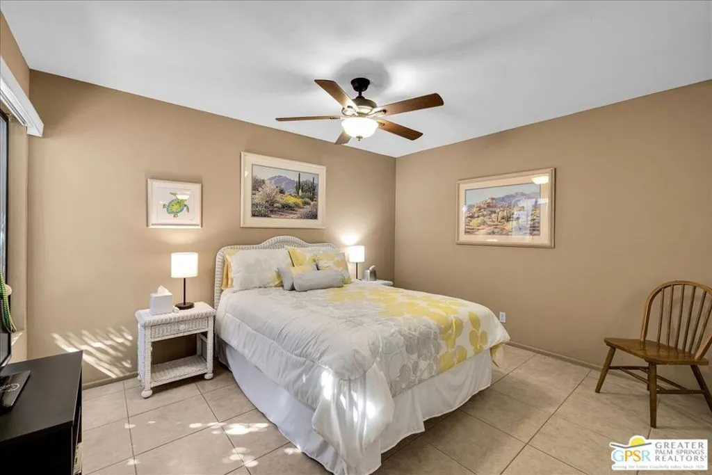 2247 Miramonte Circle C, Palm Springs, California 92264 home-pic-32