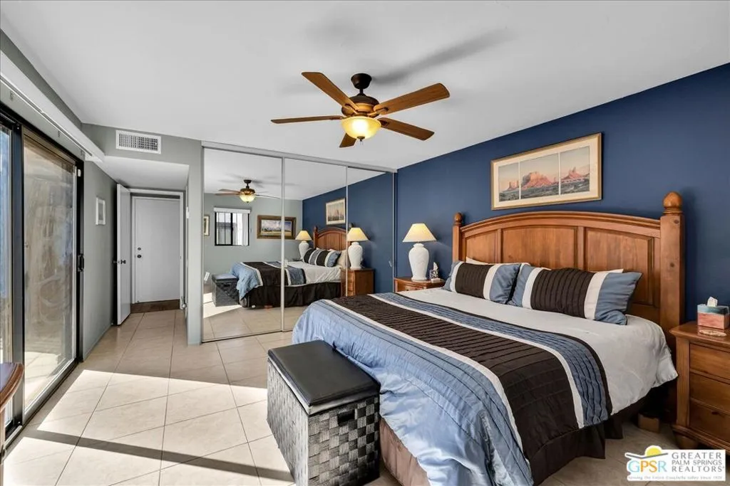 2247 Miramonte Circle C, Palm Springs, California 92264 home-pic-29