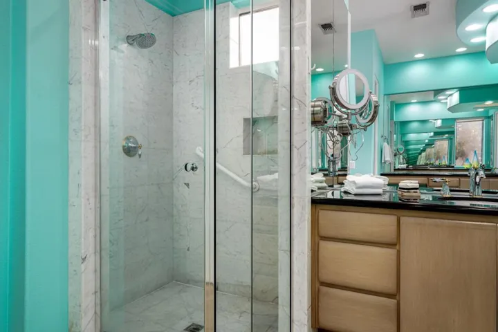 53-web-or-mls-JBLoch_OPMG_0226_053