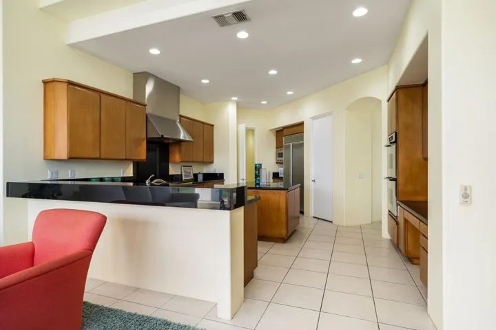 33-web-or-mls-JBLoch_OPMG_0226_033