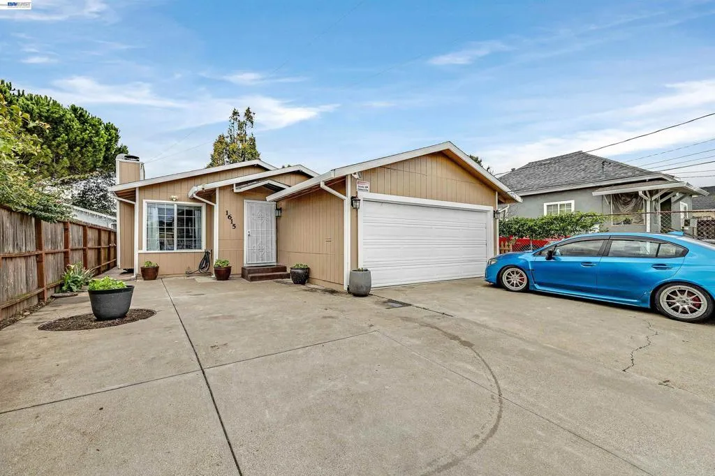 1615 1615 85th Ave, Oakland, California 94621 home-pic-2