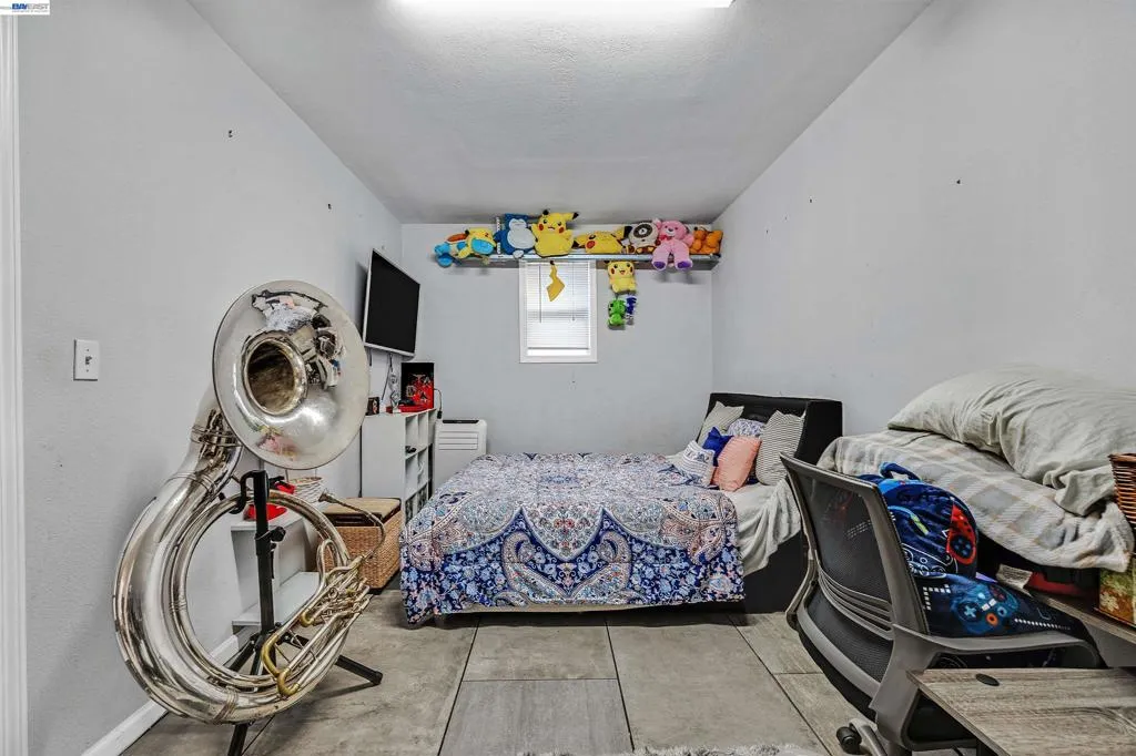 1615 1615 85th Ave, Oakland, California 94621 home-pic-23