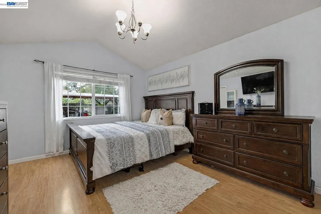 1615 1615 85th Ave, Oakland, California 94621 home-pic-17
