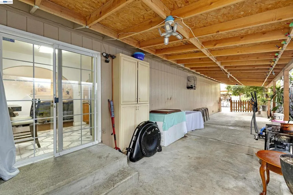 1615 1615 85th Ave, Oakland, California 94621 home-pic-26