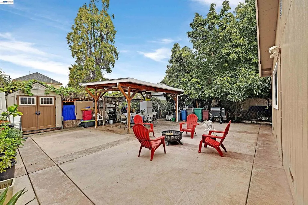 1615 1615 85th Ave, Oakland, California 94621 home-pic-28