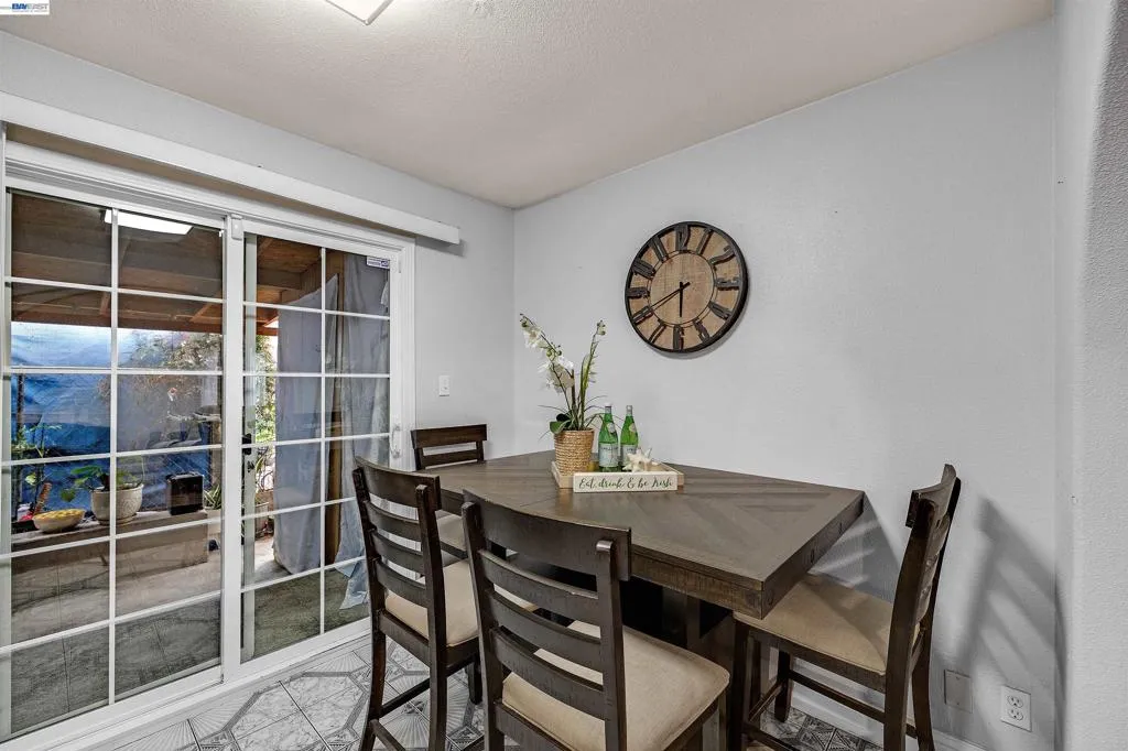 1615 1615 85th Ave, Oakland, California 94621 home-pic-8