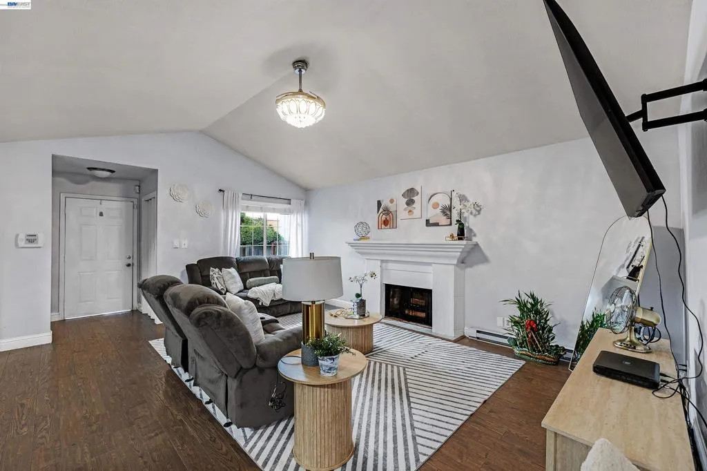 1615 1615 85th Ave, Oakland, California 94621 home-pic-6