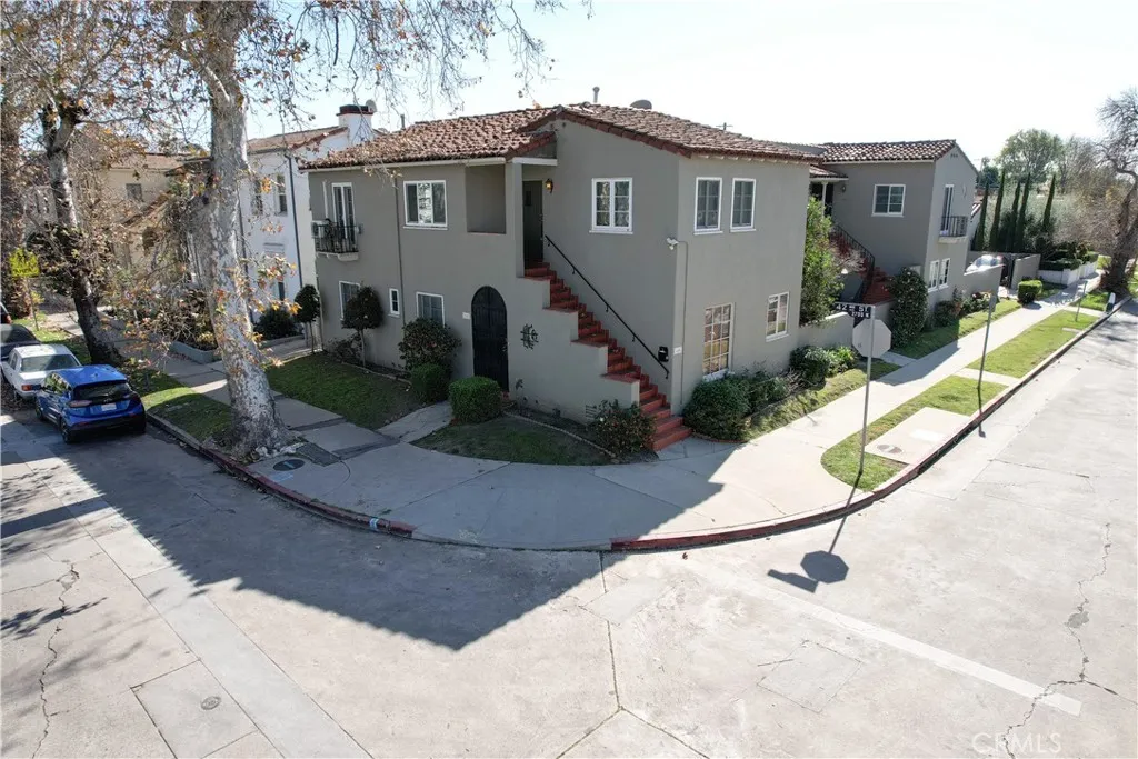 4200 6th, Los Angeles, California 90008 home-pic-5