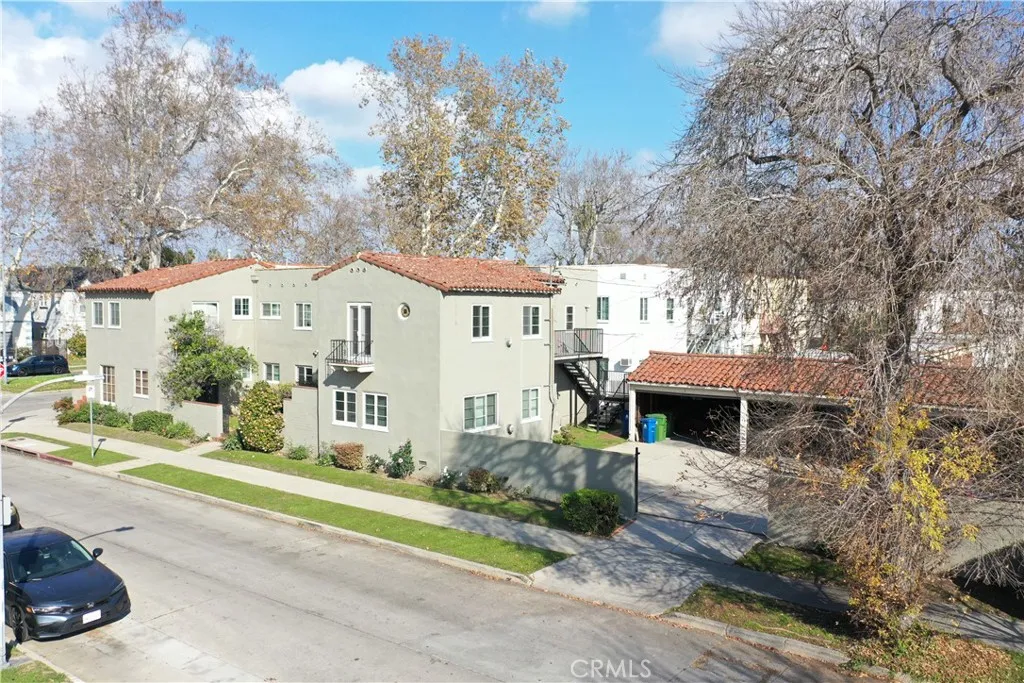 4200 6th, Los Angeles, California 90008 home-pic-1