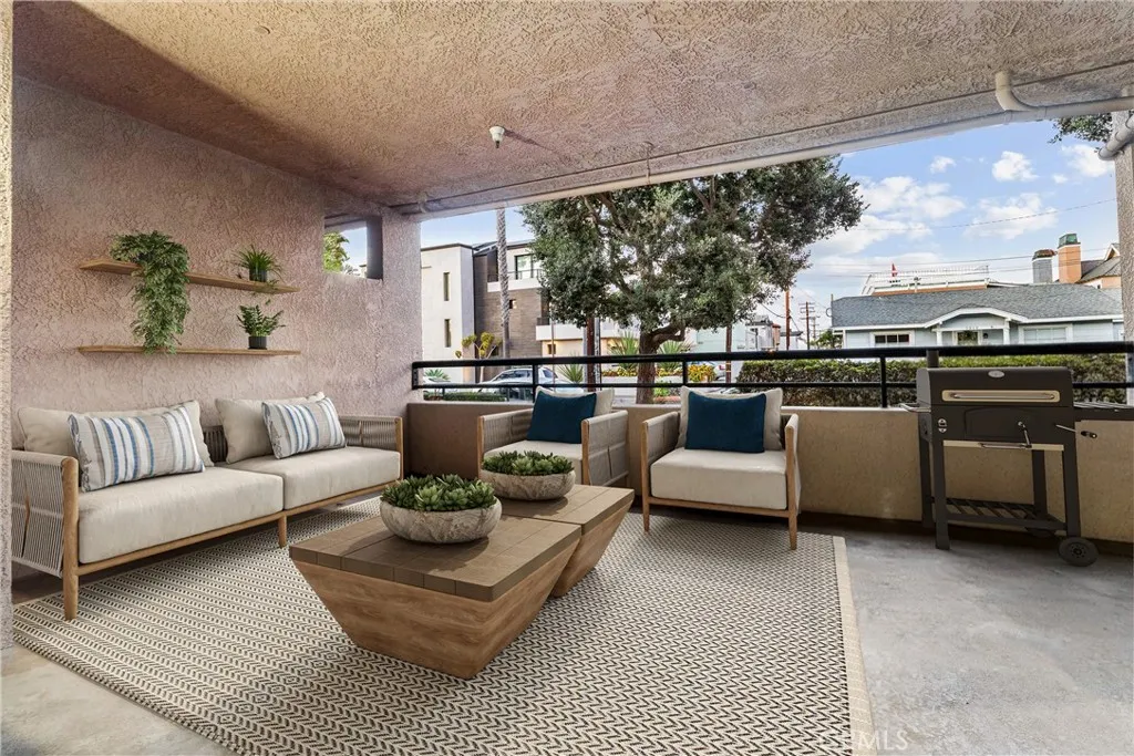 1200 Pacific Coast Highway 102, Huntington Beach, California 92648 home-pic-11