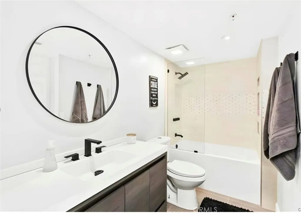 1200 Pacific Coast Highway 102, Huntington Beach, California 92648 home-pic-7
