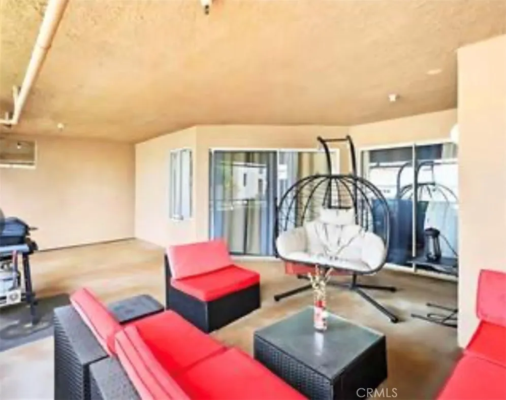 1200 Pacific Coast Highway 102, Huntington Beach, California 92648 home-pic-15