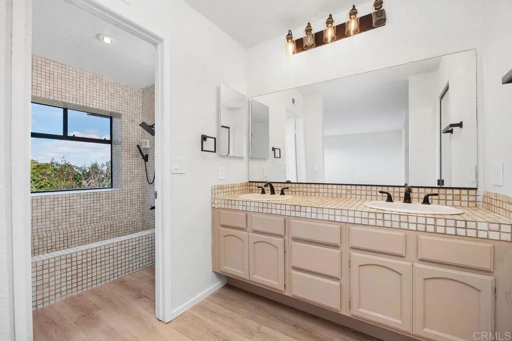 1402 Village View Road, Encinitas, California 92024 home-pic-20