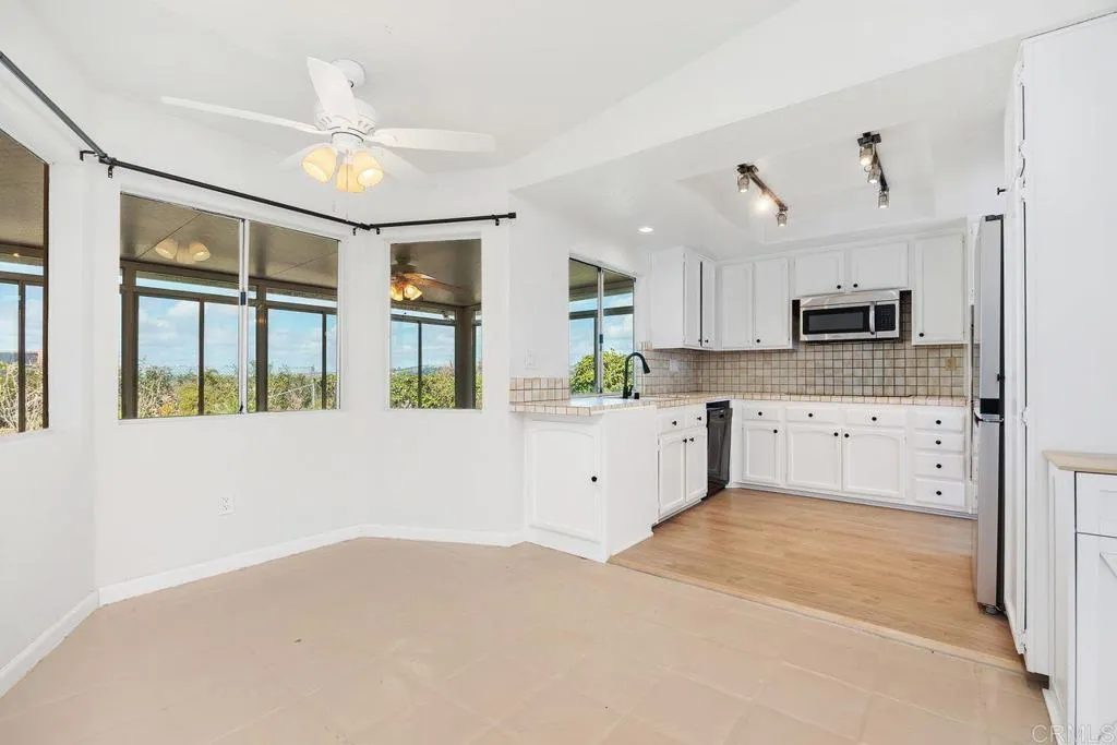 1402 Village View Road, Encinitas, California 92024 home-pic-10