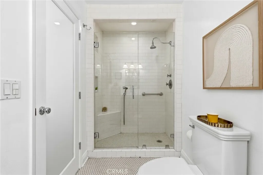 1011 Terrace 49, Los Angeles, California 90042 home-pic-21