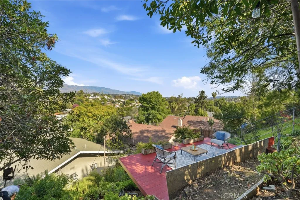 1011 Terrace 49, Los Angeles, California 90042 home-pic-32