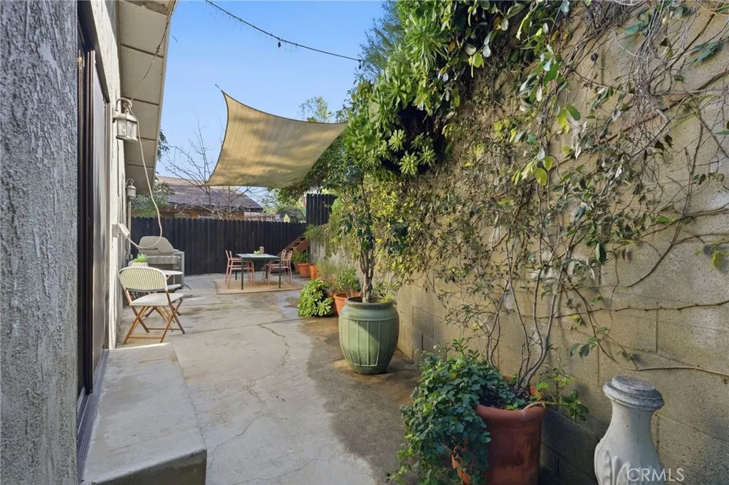 1011 Terrace 49, Los Angeles, California 90042 home-pic-28