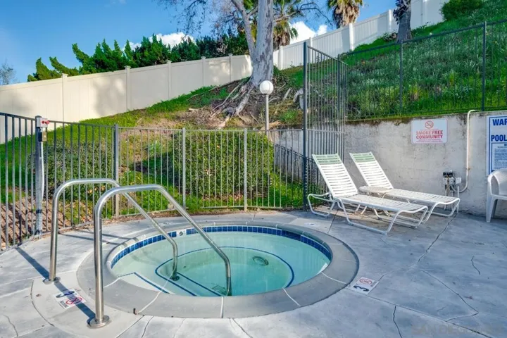 Swimming Pool/Hot Tub/Sauna